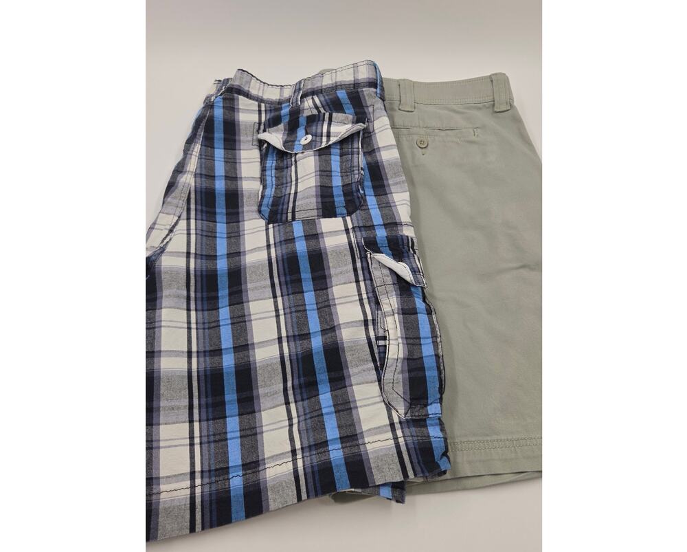 Lot of 2 Men's Shorts Foundry Size 44 and Size 46